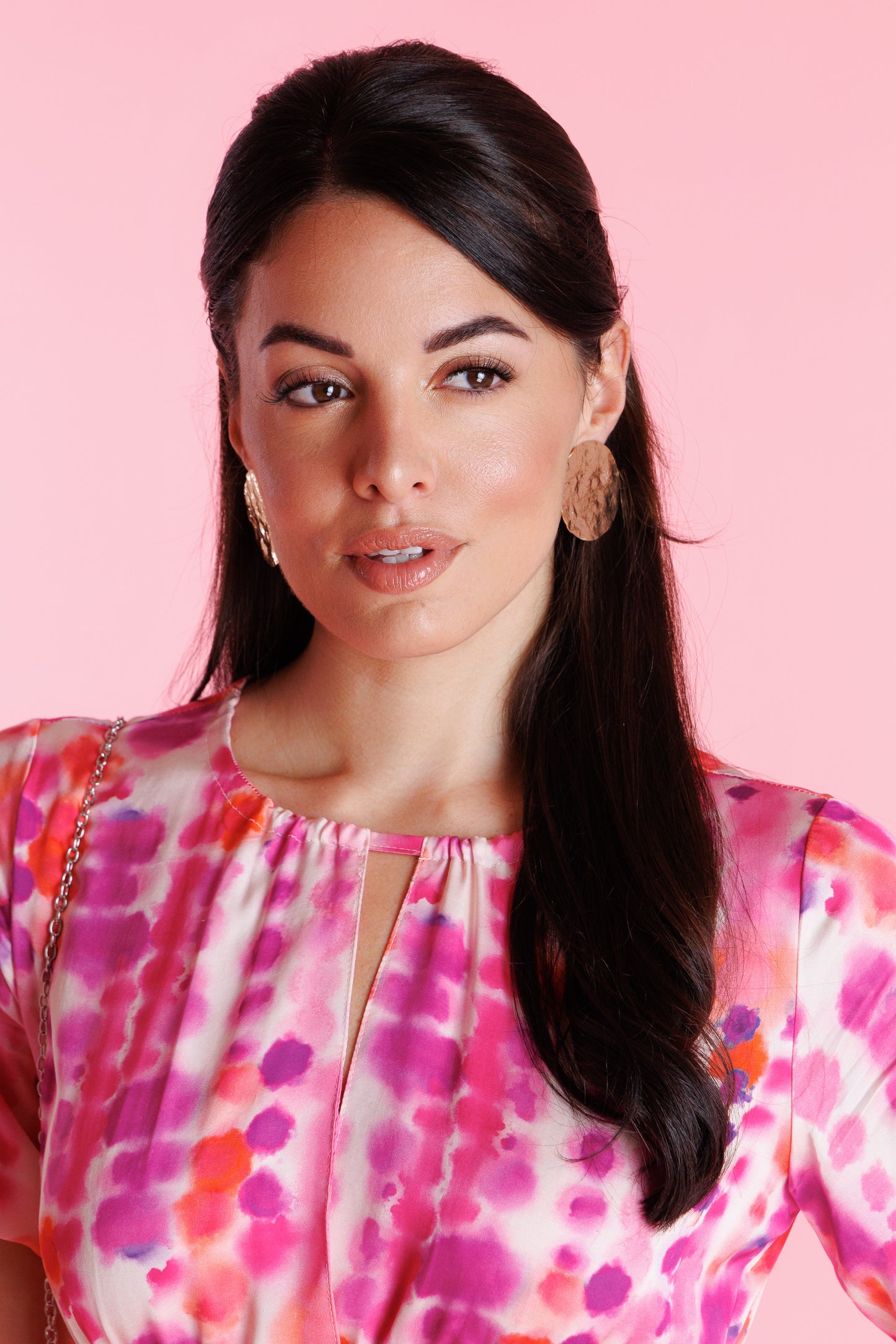 Round gold earrings