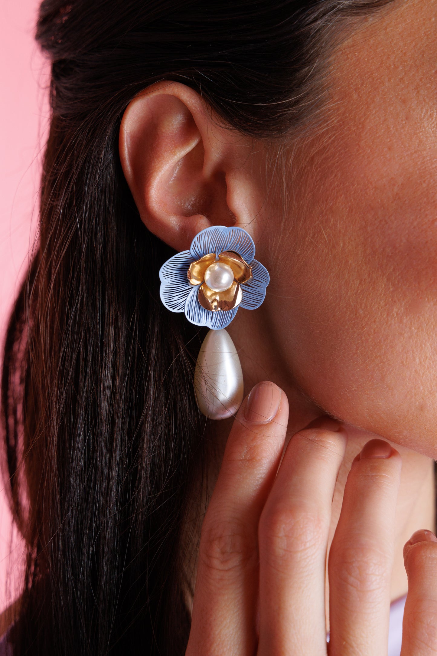 Blue flower earrings with pearls